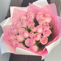 Bouquet of gently 25 pink roses