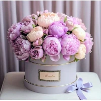 Box of 17 peonies